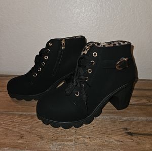 New! Platform lace-up booties